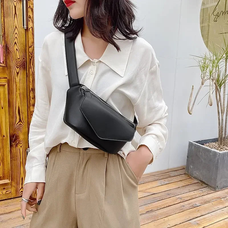 SAC BANANE FEMME CUIR ET SOBRE